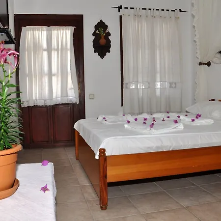 Gloria Tibi Jarra Hotel *